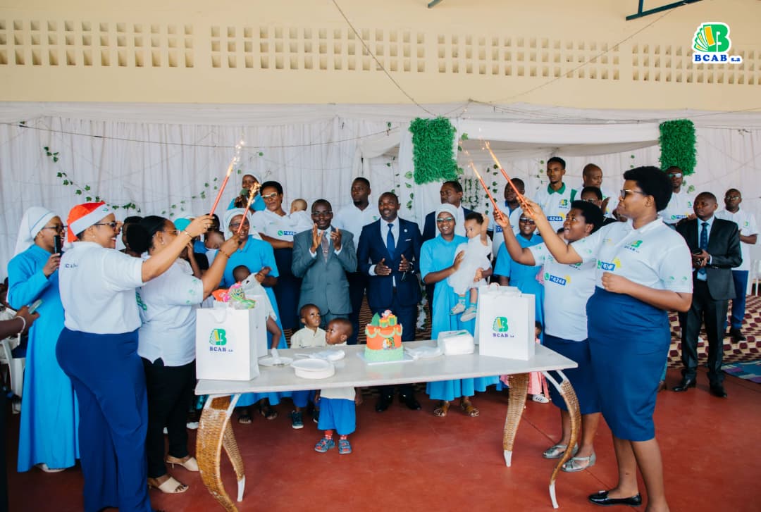 La BCAB S.A partage la magie des fêtes avec les enfants orphelins à BWIZA
